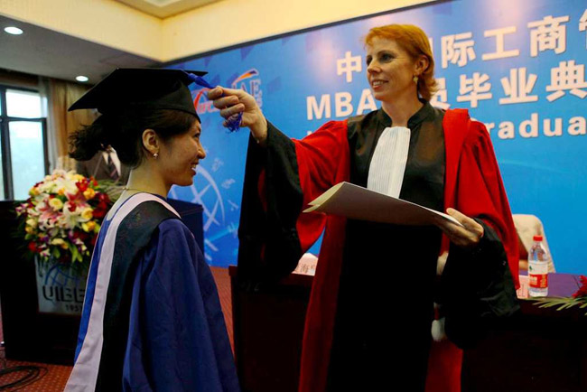 2013届法国巴黎第一大学MBA学员学位授予