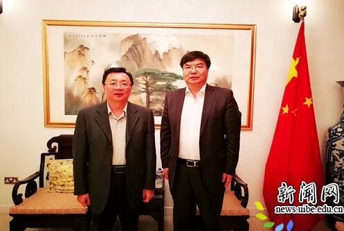 赵忠秀副校长与中国驻阿联酋大使倪坚(左)会谈