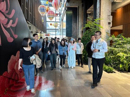 对外经济贸易大学中美西雅图城市大学MBA项目G26班赴首钢园活动