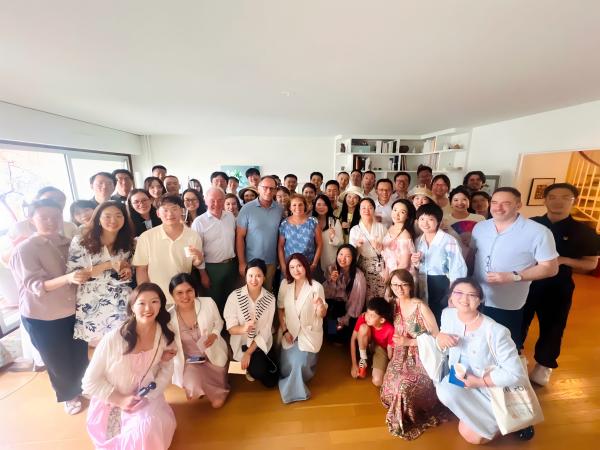 对外经济贸易大学中法巴黎一大2024秋季班赴法研修学员拜访Michel教授