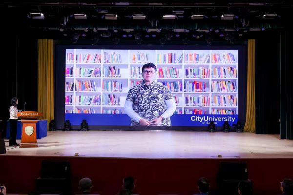 ͼдѧУSuzanne Elise Walsh´