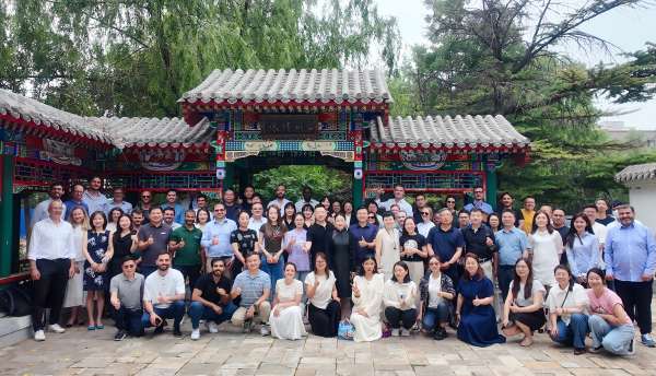 对外经济贸易大学中法诺欧零售管理硕士项目与法国诺欧EMBA项目研学合影
